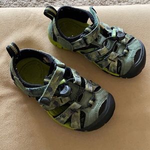 Boys Keen sandals